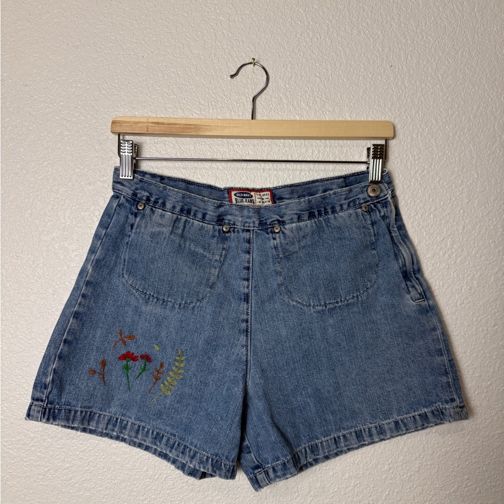 Vintage Old Navy women’s denim shorts with Floral Embroidery